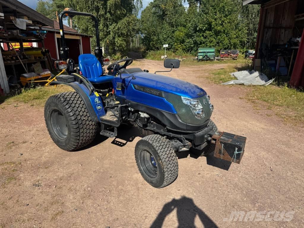 Solis S26 4WD コンパクトトラクター