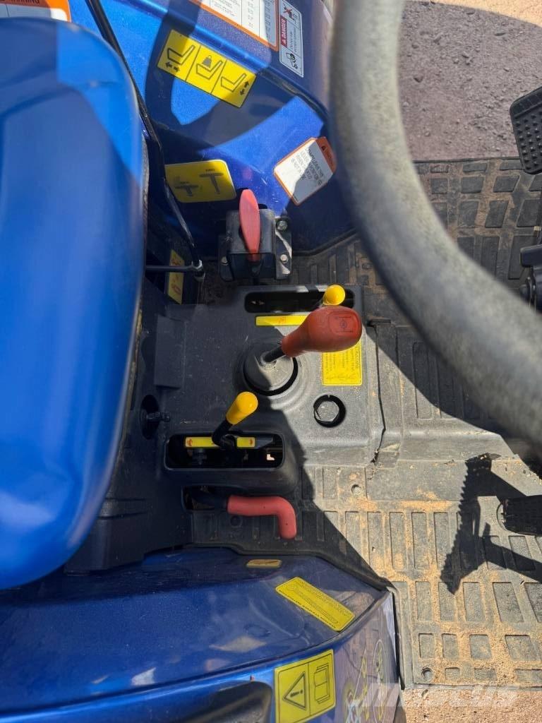 Solis S26 4WD コンパクトトラクター