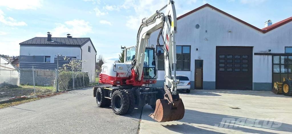 Takeuchi TB 295 W ホイール式油圧ショベル（パワーショベル・ユンボ・バックホー）