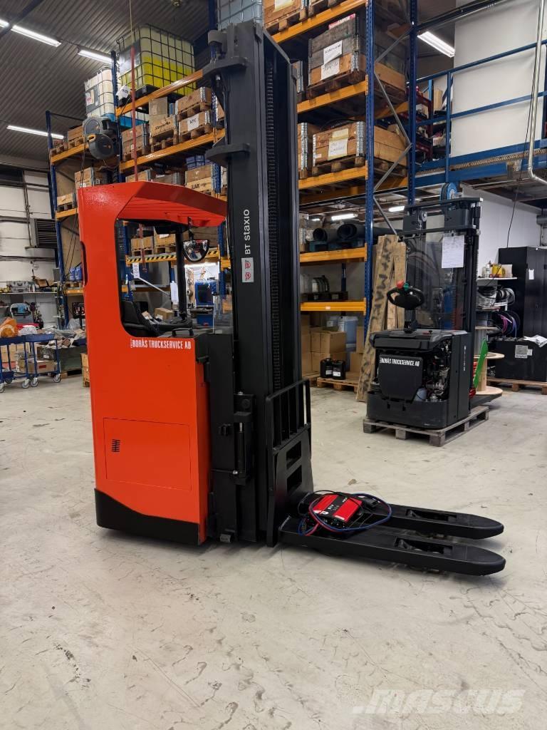 BT truck SRE160L 自走式スタッカー