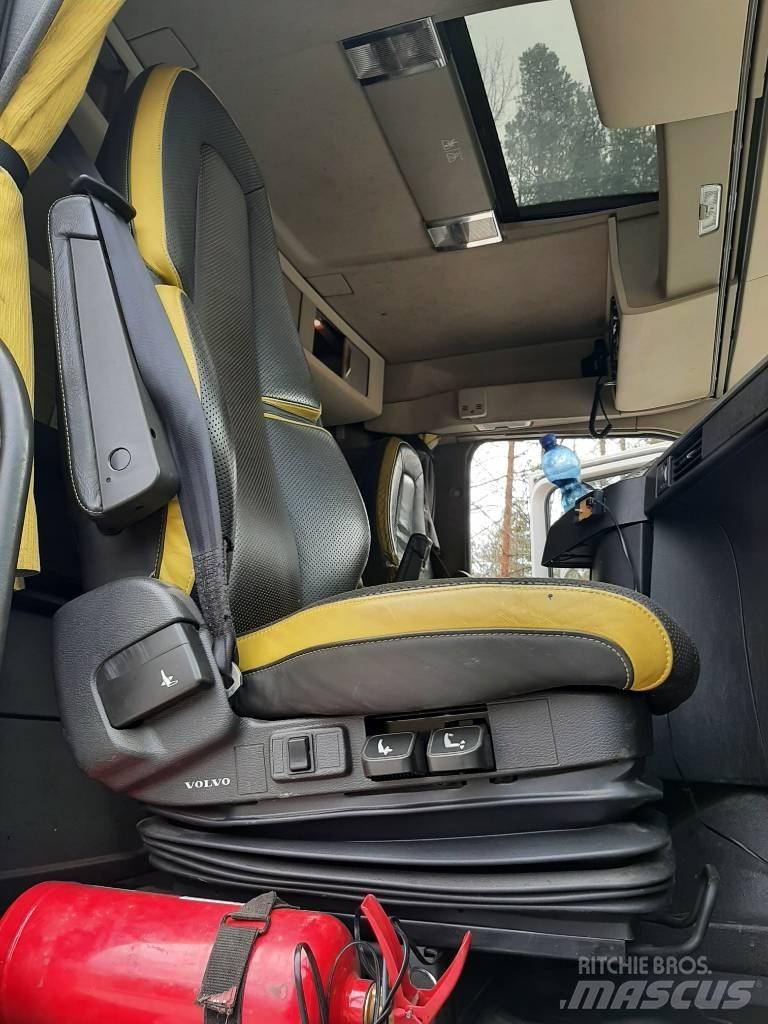 Volvo FH 13 木材トラック