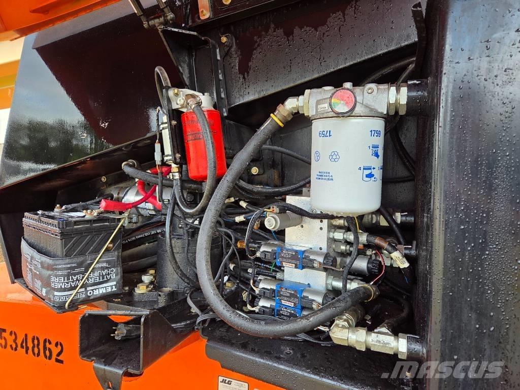 JLG 660 SJ ブームリフト　直伸型