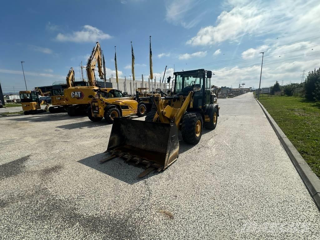 CAT 906 M ホイールローダー・タイヤショベル