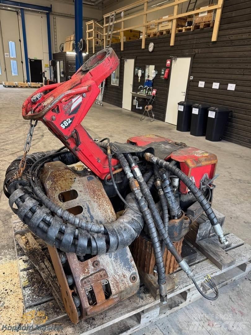 Komatsu S82 ハーベスタヘッド