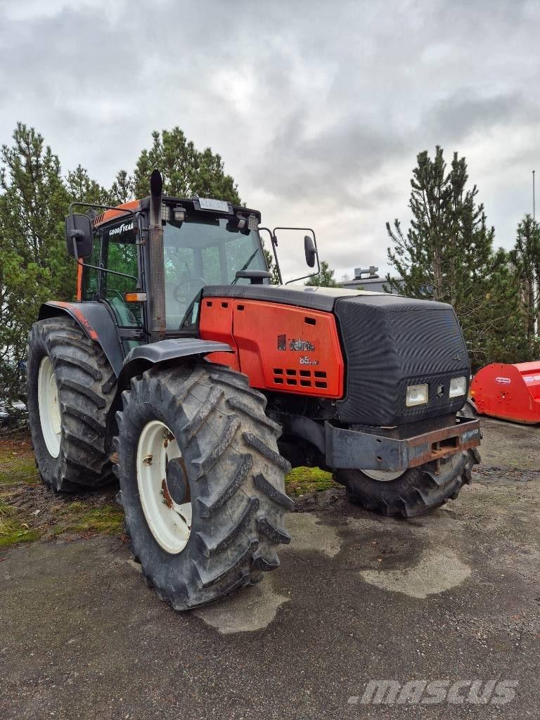 Valtra 8550 トラクター