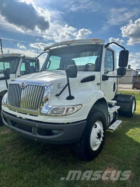 International MV607 中古トラクターヘッド | トレーラーヘッド