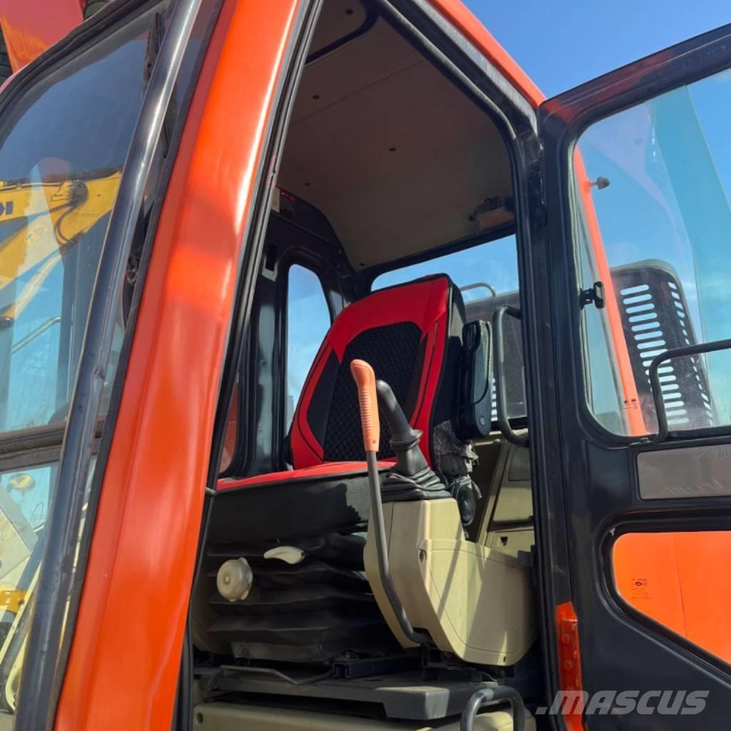 Doosan DX 300 大型油圧ショベル12t以上（パワーショベル・ユンボ）