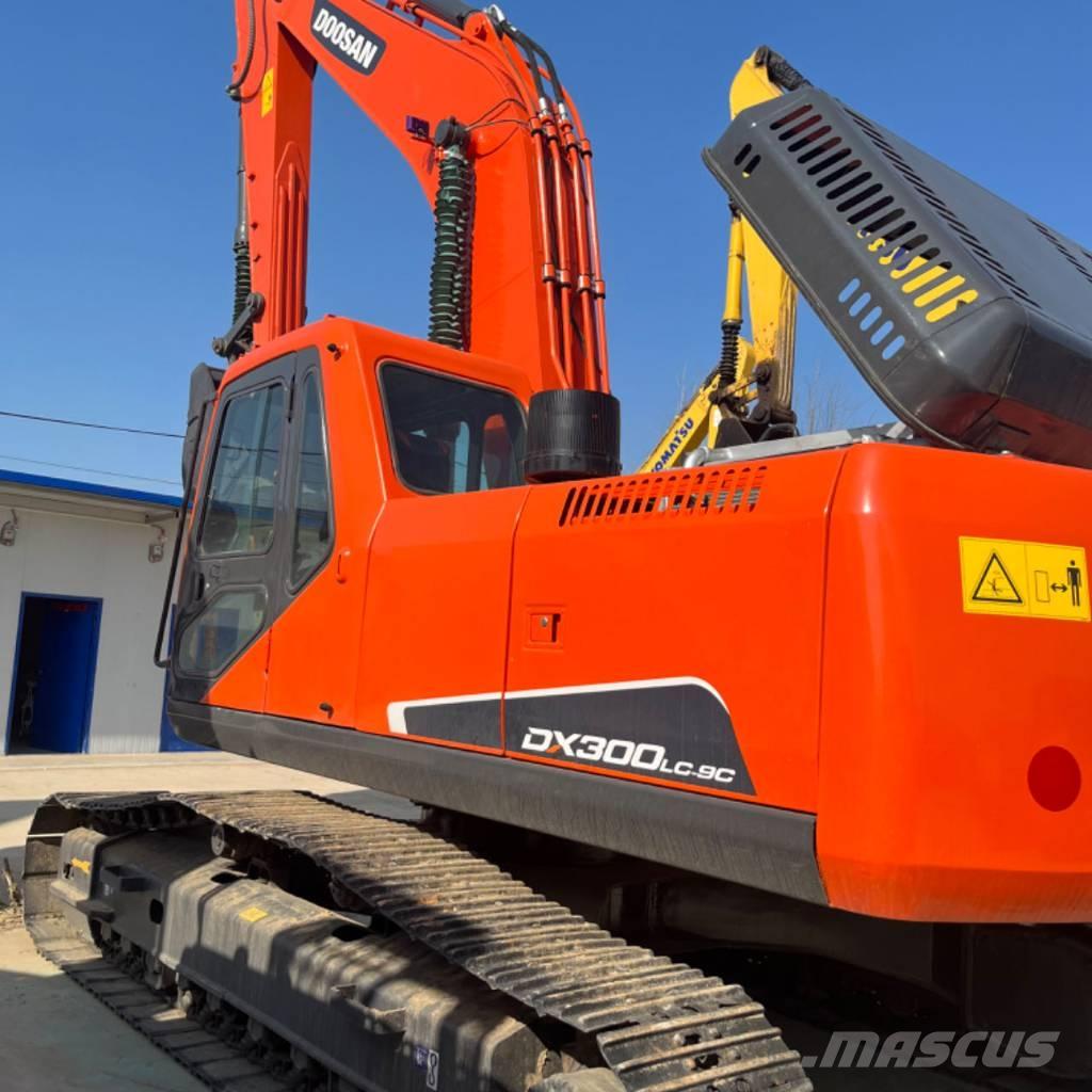 Doosan DX 300 大型油圧ショベル12t以上（パワーショベル・ユンボ）