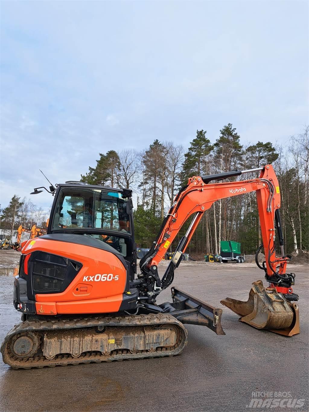 Kubota KX060-5 ミニ油圧ショベル 7t以下（ミニユンボ・ミニディガー）