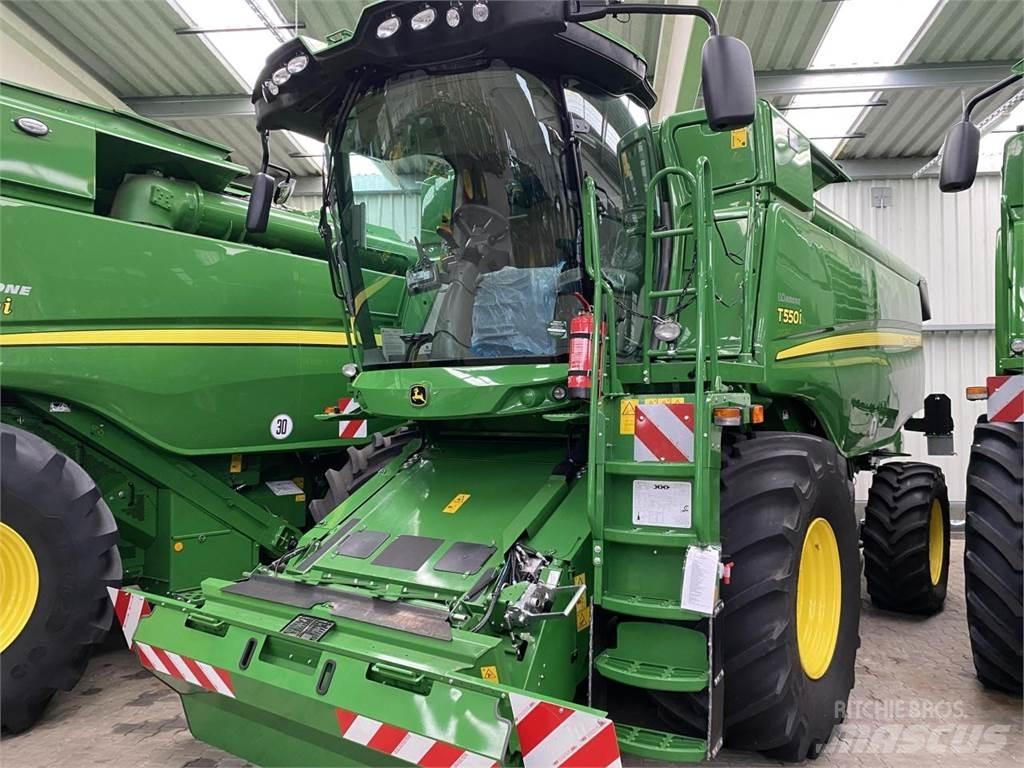 John Deere T550i コンバイン
