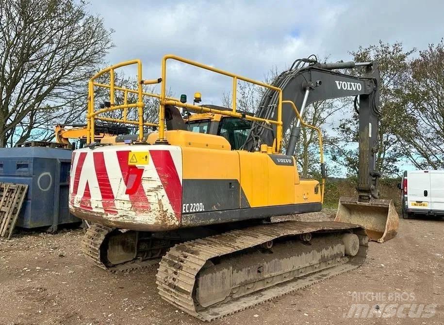Volvo EC 220 DL 大型油圧ショベル12t以上（パワーショベル・ユンボ）