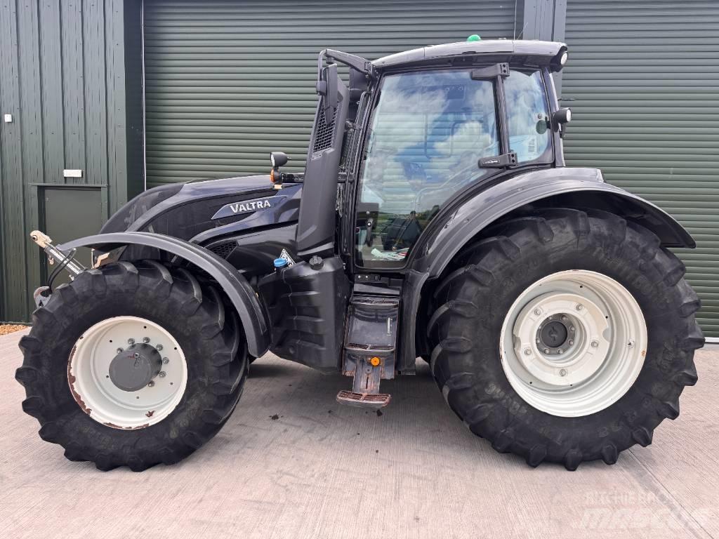 Valtra T 235 Direct トラクター