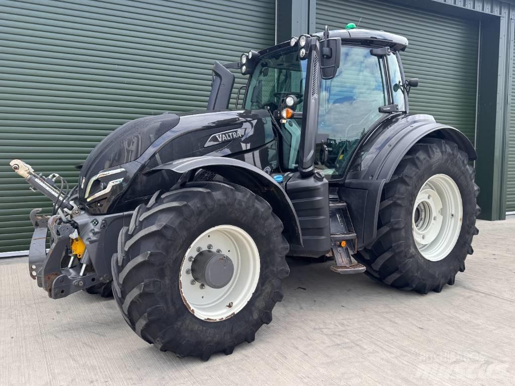 Valtra T 235 Direct トラクター
