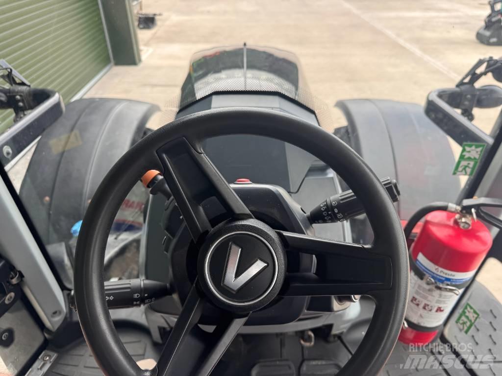 Valtra T 235 Direct トラクター