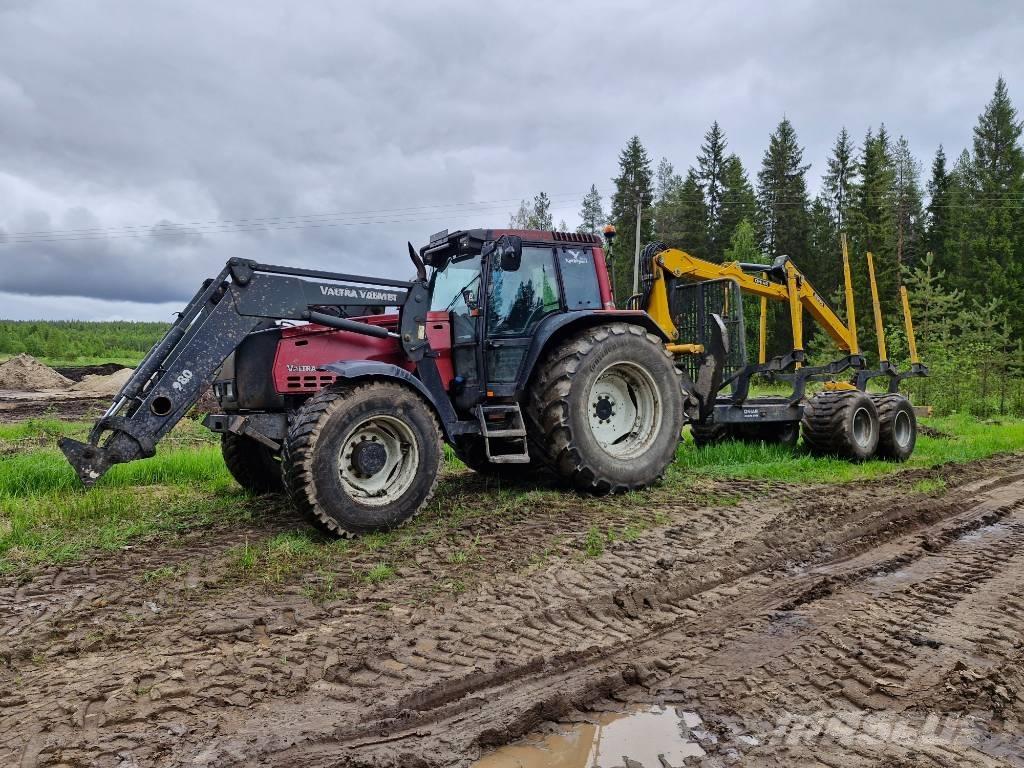 Valtra 8450 Hitech トラクター