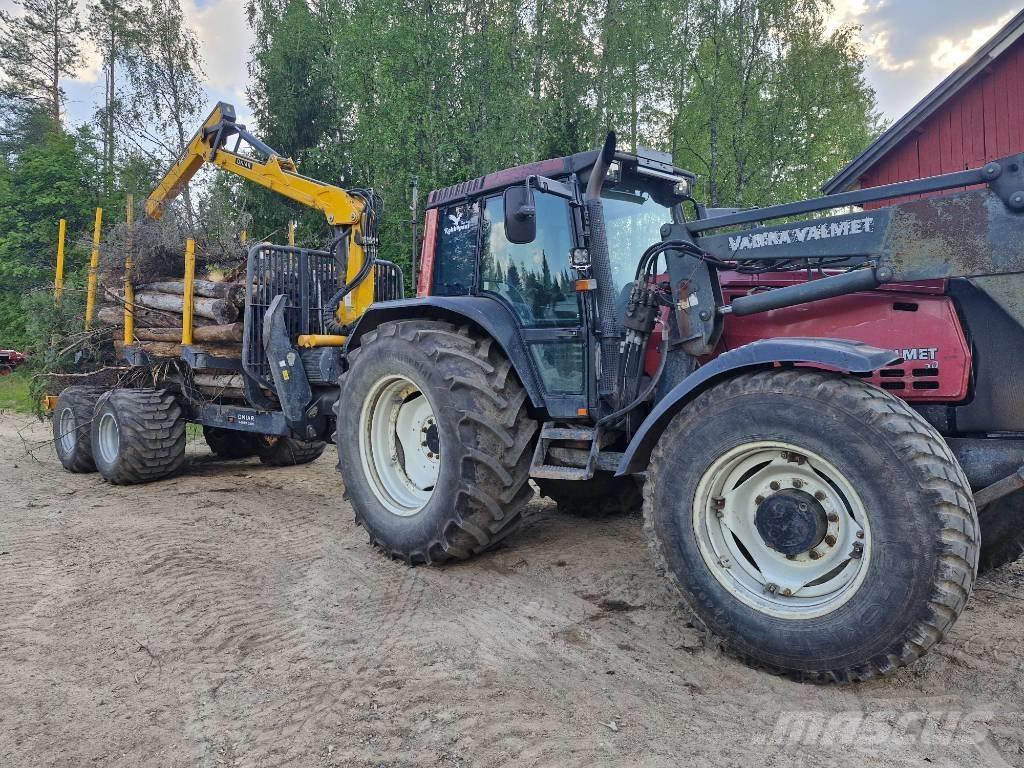 Valtra 8450 Hitech トラクター