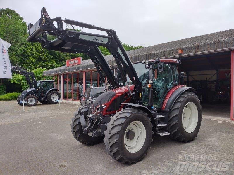 Valtra G135 Active トラクター