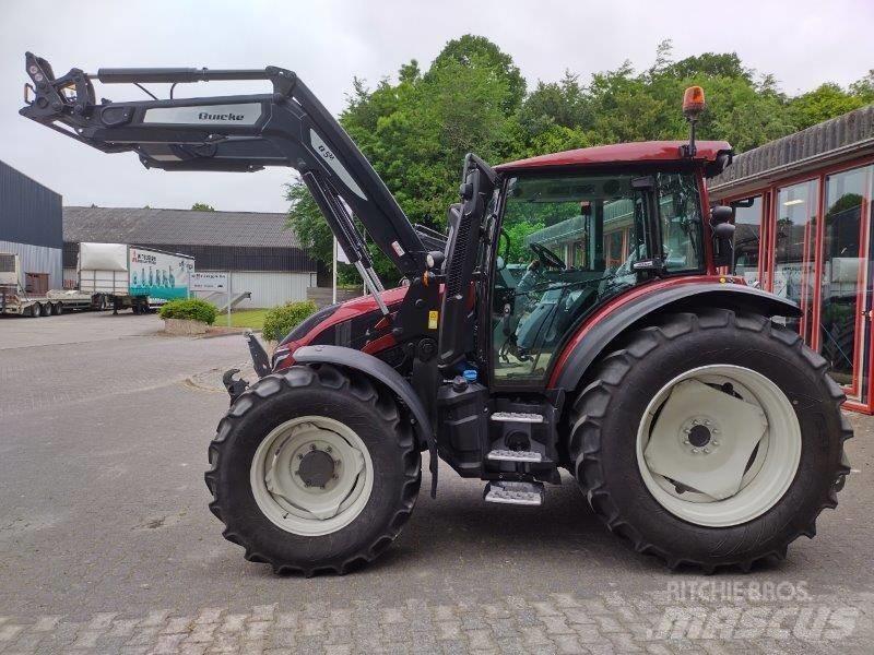 Valtra G135 Active トラクター