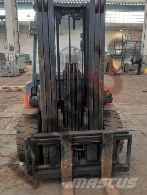 Toyota 7 FBMF 45 バッテリーフォークリフト