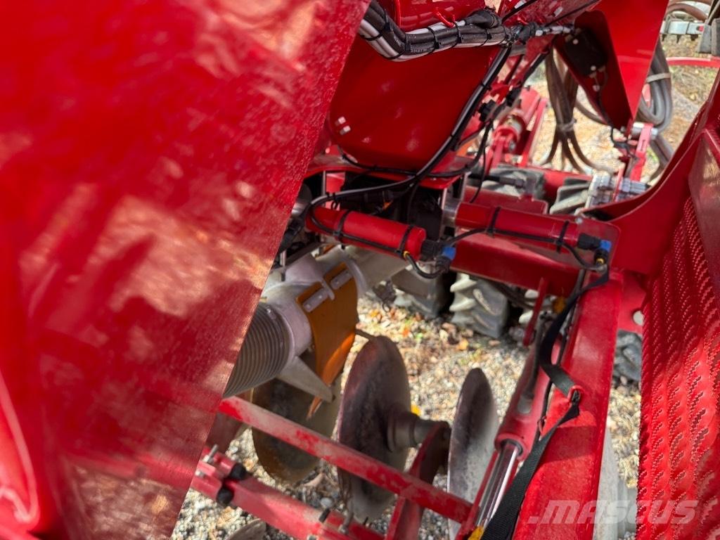 Horsch Pronto 4 DC コンビネーションドリル