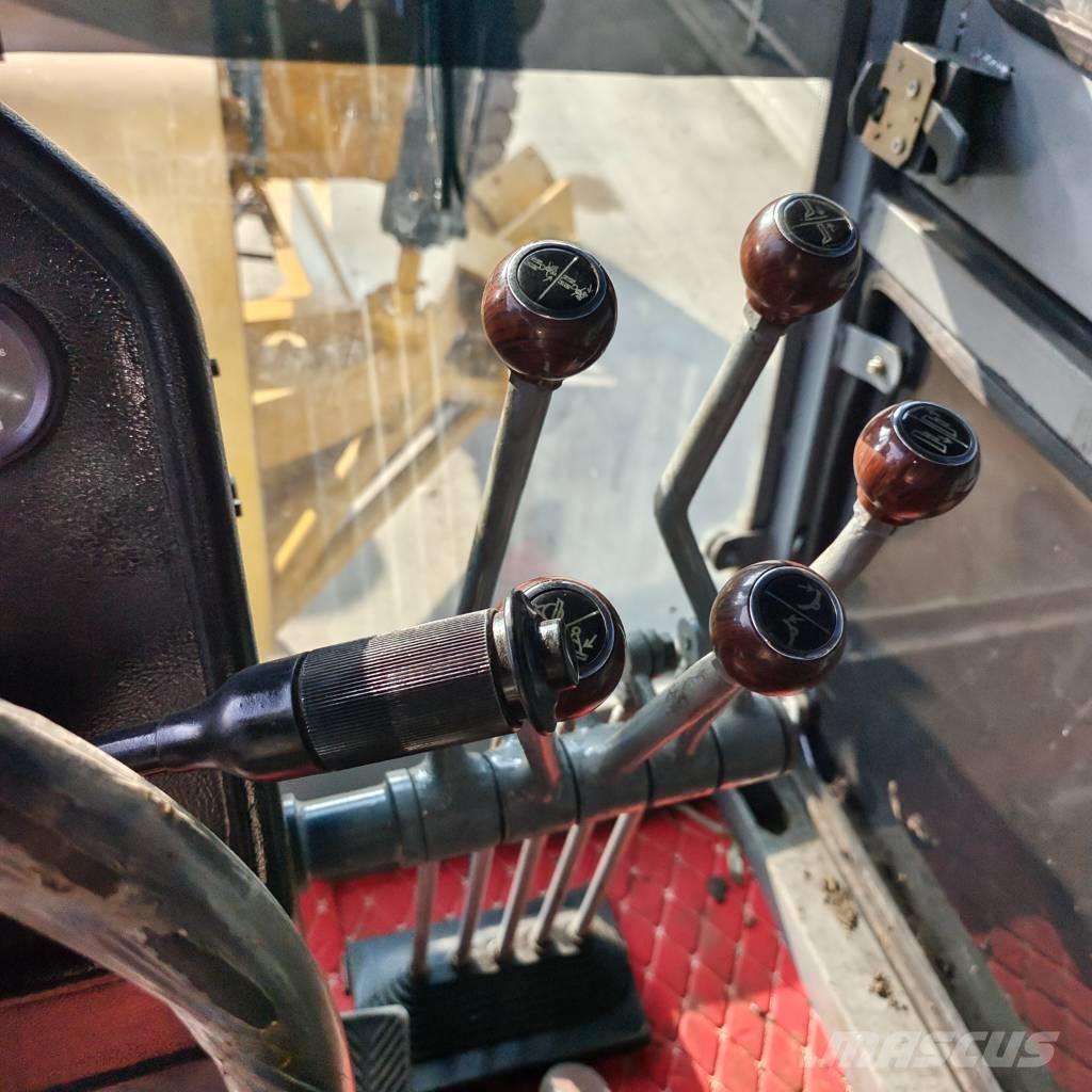 CAT 140 H モーターグレーダー