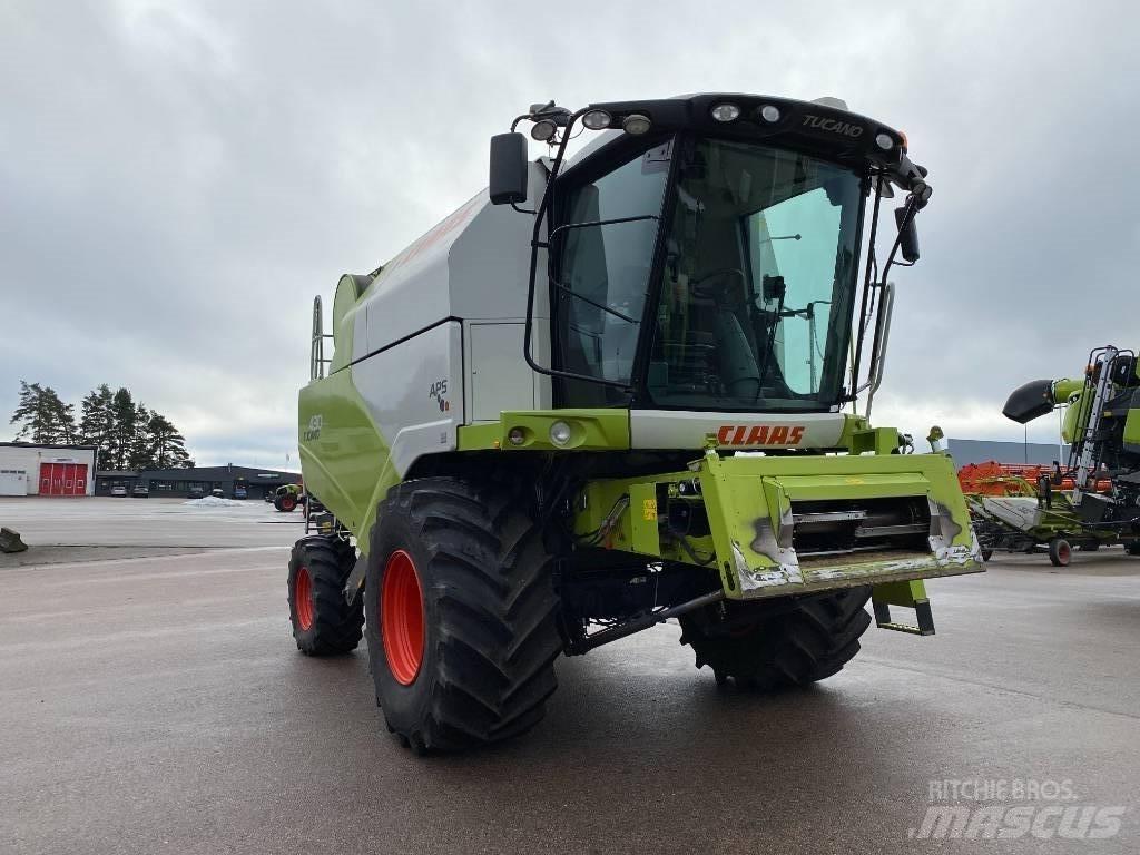 CLAAS Tucano 430 コンバイン