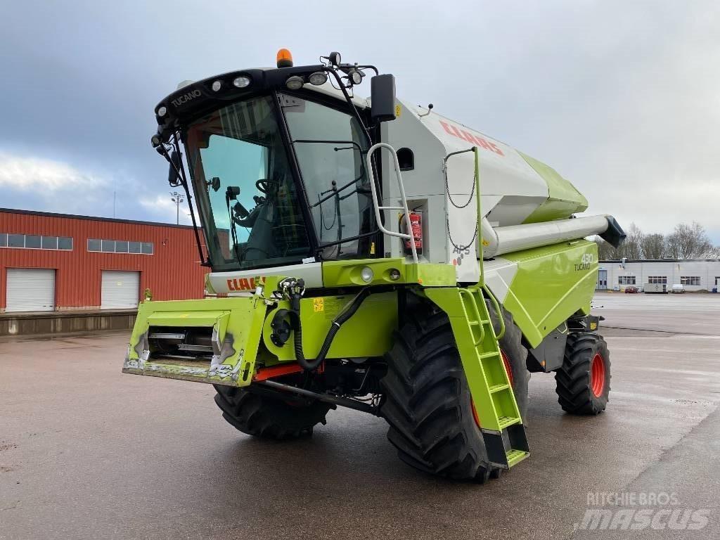 CLAAS Tucano 430 コンバイン