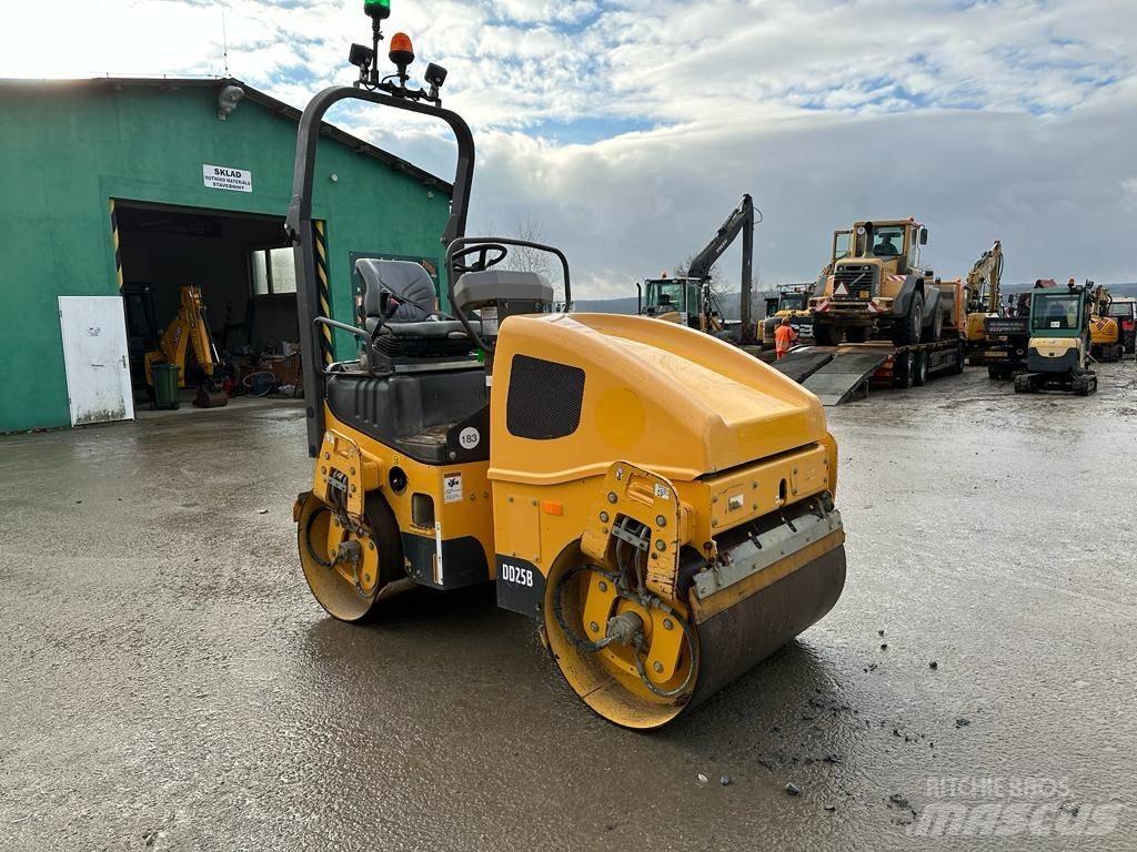 Volvo DD 25 B タンデムローラ