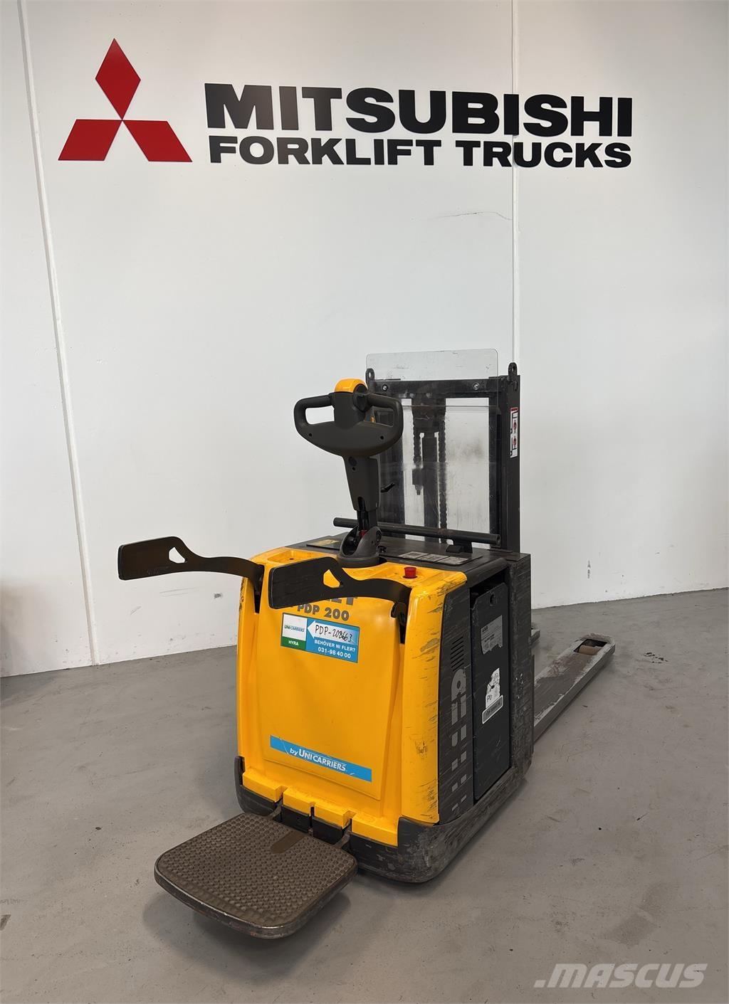 Atlet PDP200 自走式スタッカー