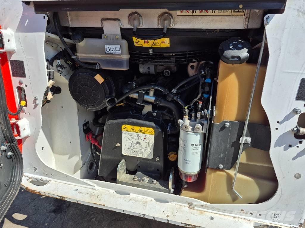 Bobcat S 76 スキッドステアローダー