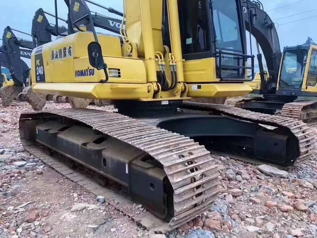 Komatsu PC 240 大型油圧ショベル12t以上（パワーショベル・ユンボ）