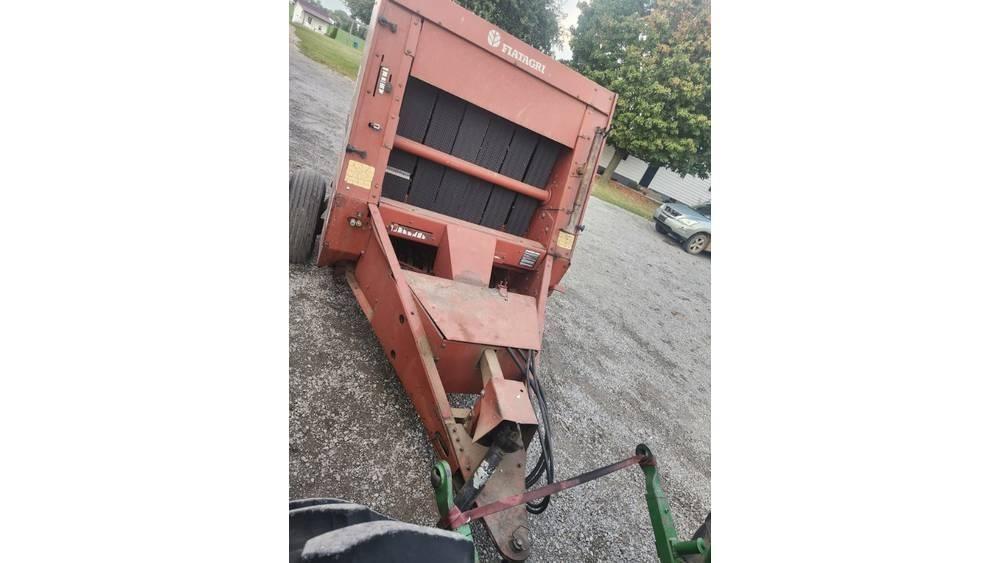 Hesston 540 ラウンドベーラー