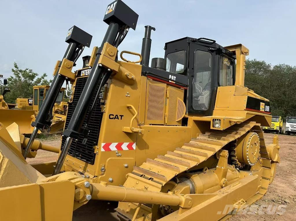 CAT D 8 R ブルドーザー
