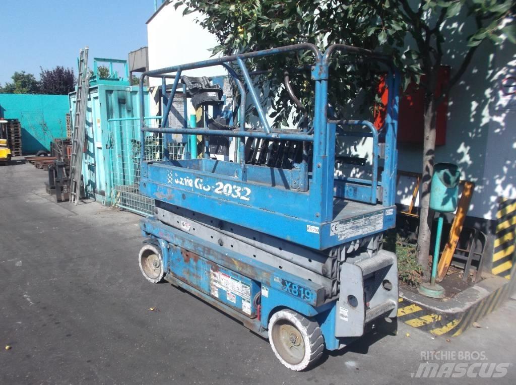 Genie GS 2032    V-2790 垂直昇降型リフト