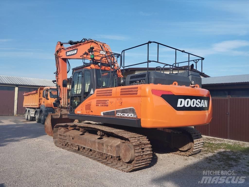 Doosan DX 300 LC 大型油圧ショベル12t以上（パワーショベル・ユンボ）