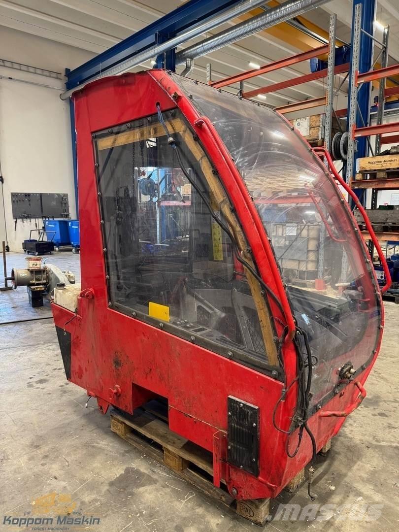 Komatsu 951 キャビン及び内装