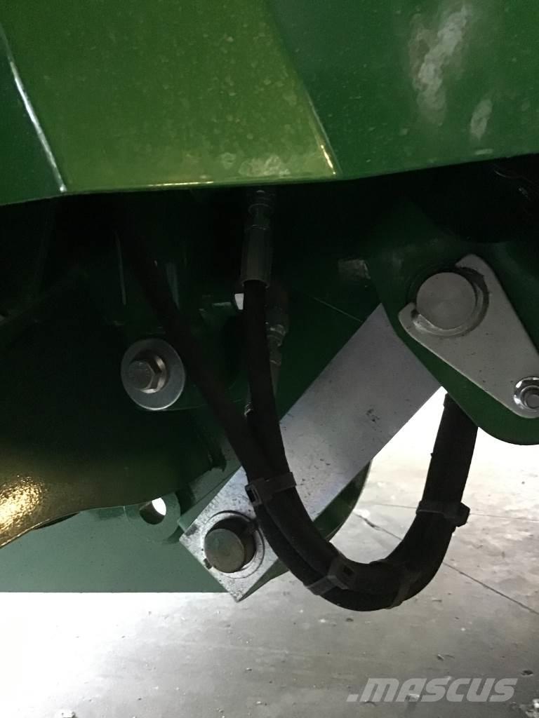John Deere V461M ラウンドベーラー