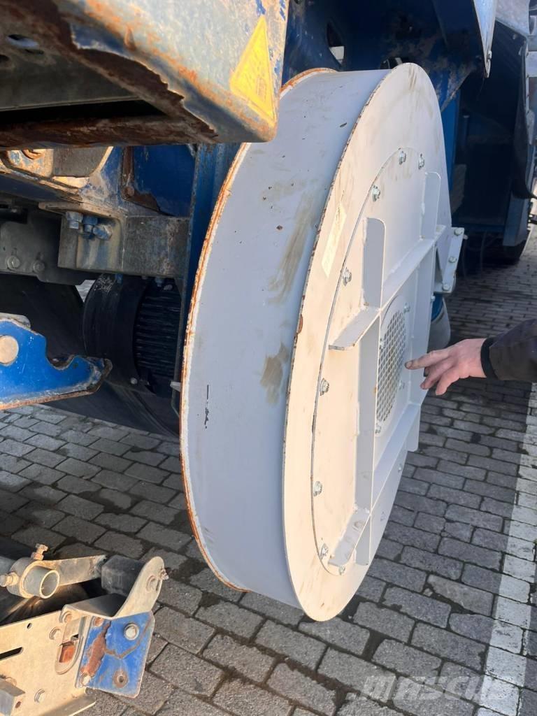 Keestrack R6d 自走式クラッシャー