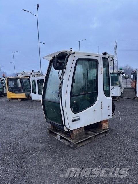 Liebherr A 314 CAB キャビン及び内装