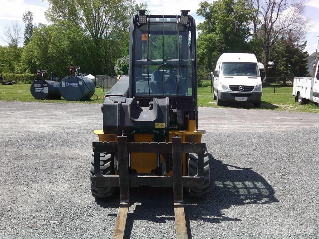 JCB 35 D ラフターテレントラック