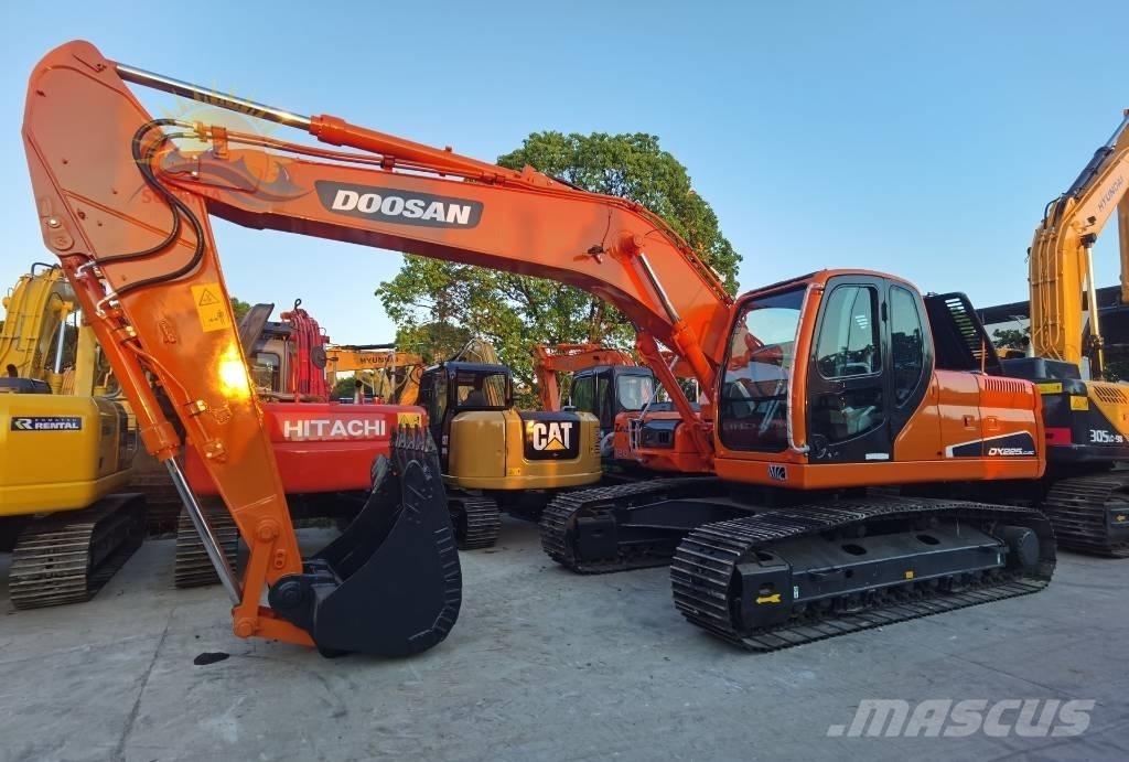 Doosan DX 225 LC 大型油圧ショベル12t以上（パワーショベル・ユンボ）