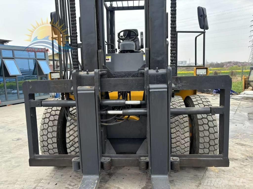 Komatsu FD 200 ディーゼル・軽油