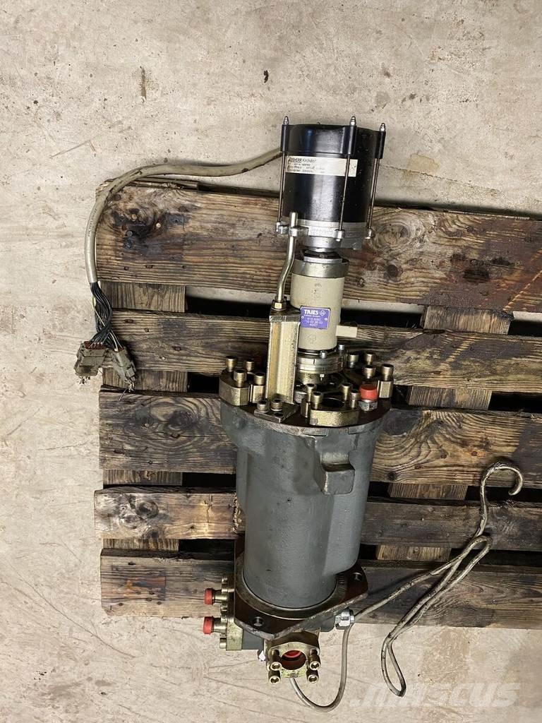 Liebherr A934C 油圧機