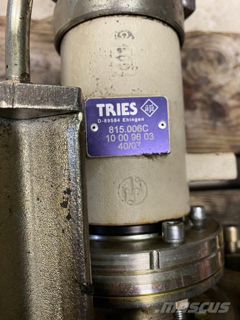 Liebherr A934C 油圧機