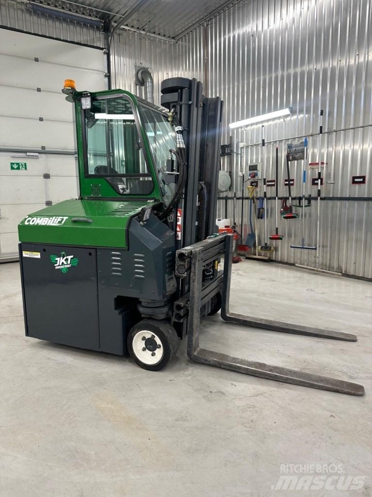 Combilift CB2500E バッテリーフォークリフト