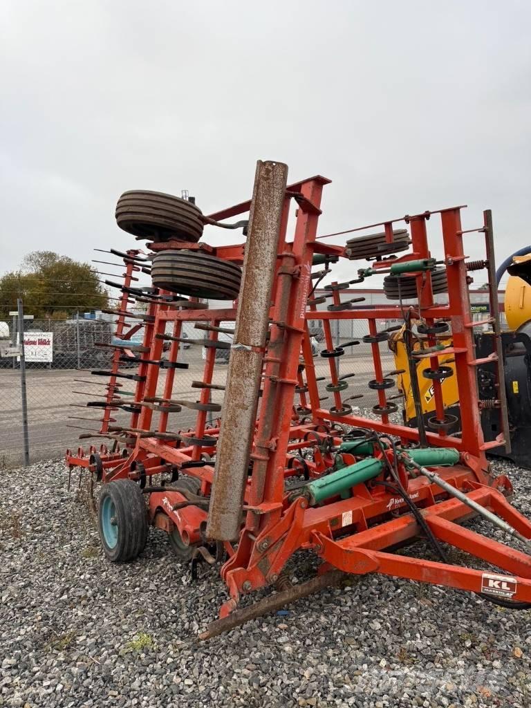 Kverneland TTA7 Harv ハロー