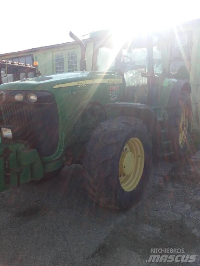 John Deere 8320 トラクター