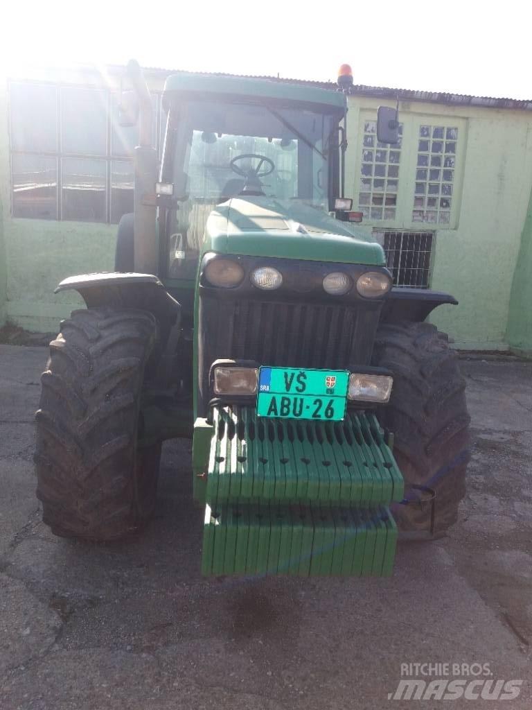 John Deere 8320 トラクター