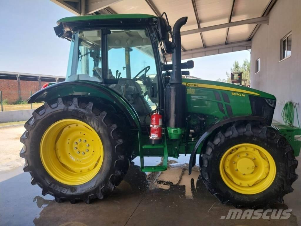 John Deere 5090 M トラクター