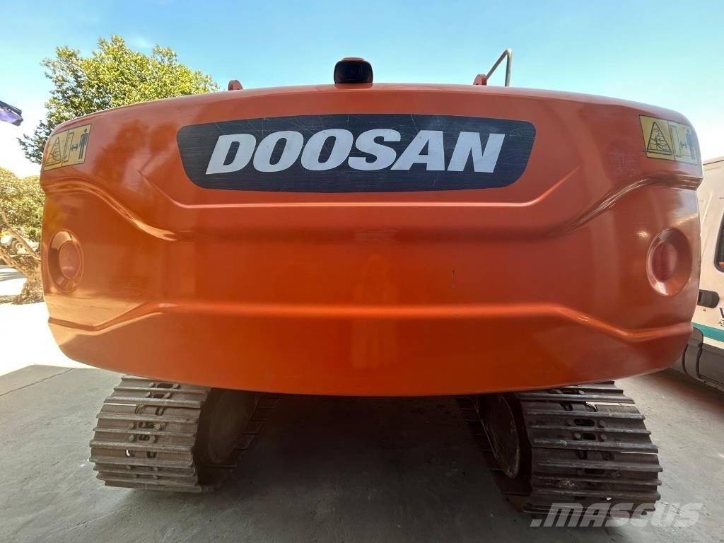 Doosan DX 225 大型油圧ショベル12t以上（パワーショベル・ユンボ）
